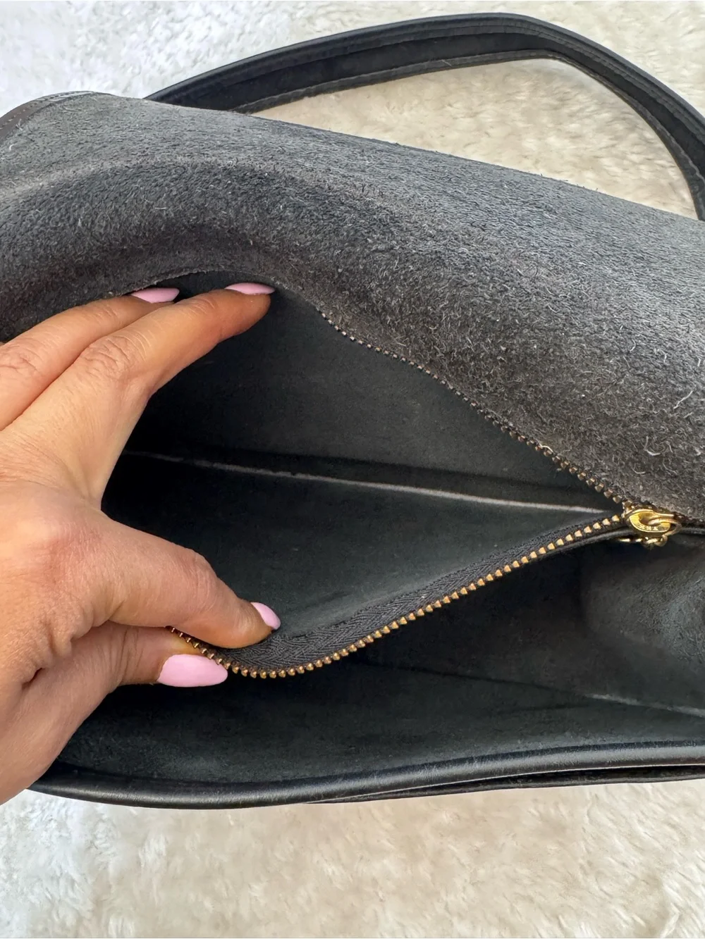 Coach 90’s Vintage Black Leather Classic Should Bag Style 1970 - Picture 11 of 15